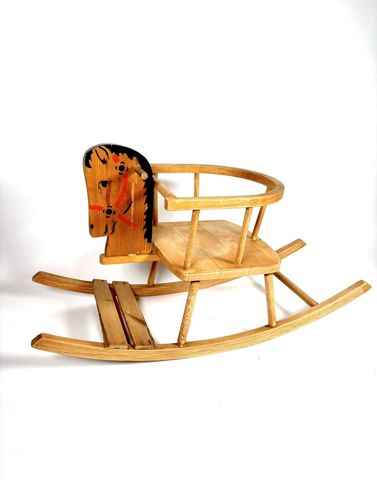 Cheval à bascule en bois vintage